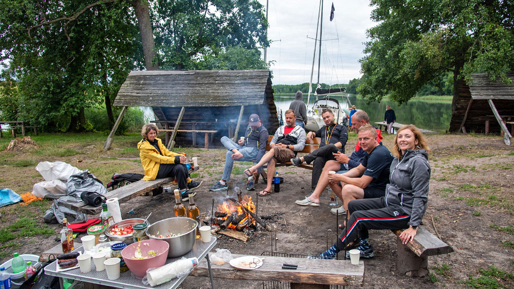 blauwasser_revierreportage_polen_masurische_seenplatte_zimny_kat_feuerstelle