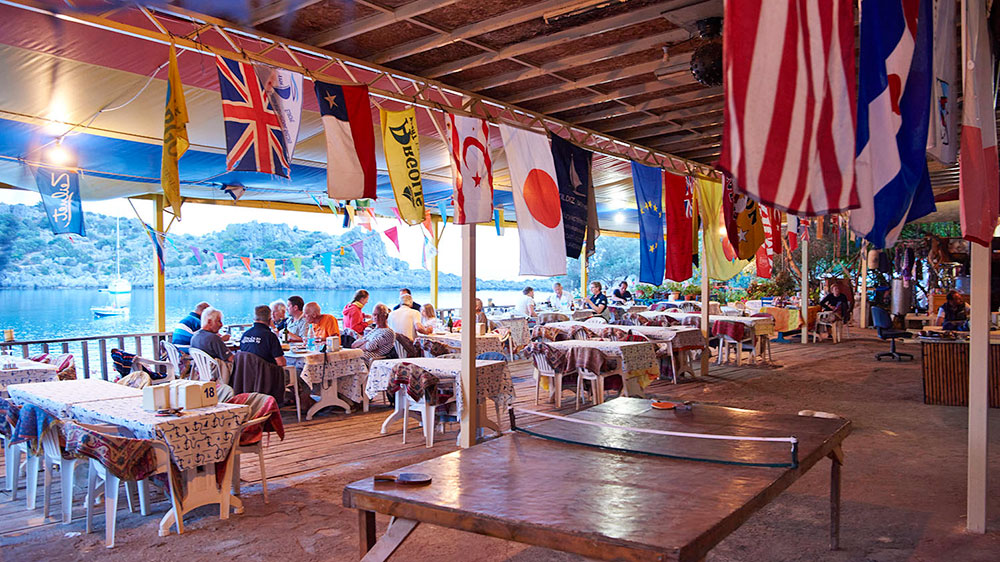 blauwasser_revierreportage_tuerkei_golf_von_fethiye_karacaoeren_restaurant