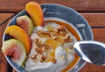 Rezept: griechischer Joghurt mit Obst und Nüssen