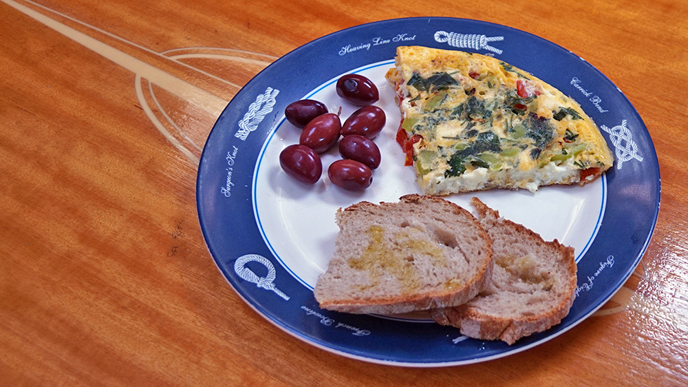 blauwasser_rezepte_griechisches_omelett_fertiges_gericht