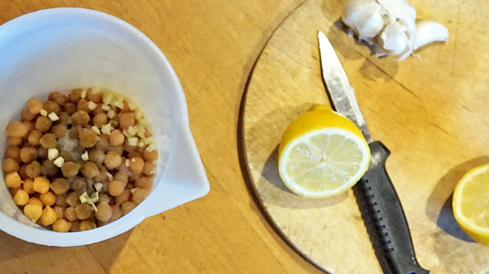 blauwasser_rezepte_hummus_vorbereitung