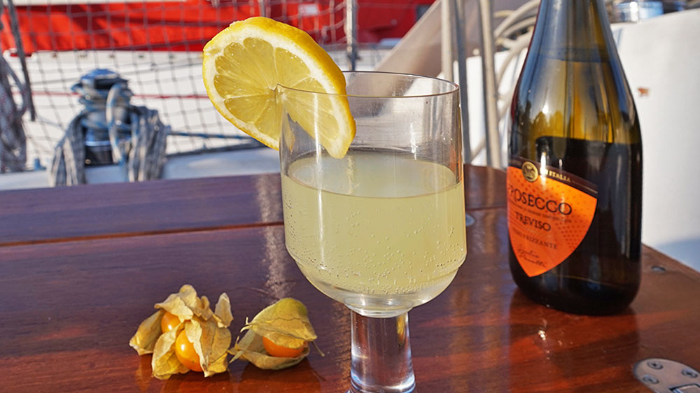 blauwasser_rezepte_limoncello_spritz_fertig