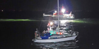 Segler entgeht knapp einer Kollision mit 400-Meter-Container-Riese