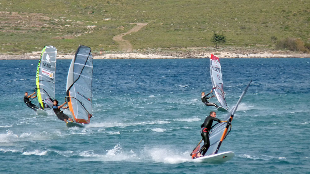 blauwasser_segel_hobbys_an_bord_surfen