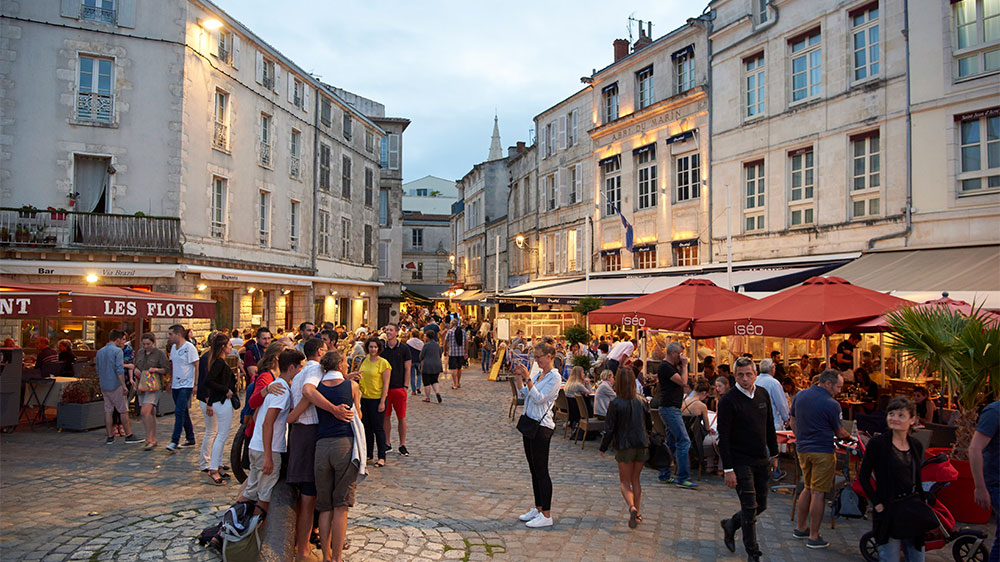 blauwasser_segeln_charter_atlantik_biskaya_frankreich_la_rochelle_abendstimmung