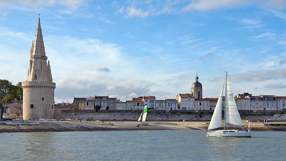 blauwasser_segeln_charter_atlantik_biskaya_frankreich_la_rochelle_hafeneinfahrt