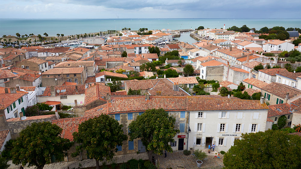 blauwasser_segeln_charter_atlantik_biskaya_frankreich_st_martin_de_re_stadtansicht