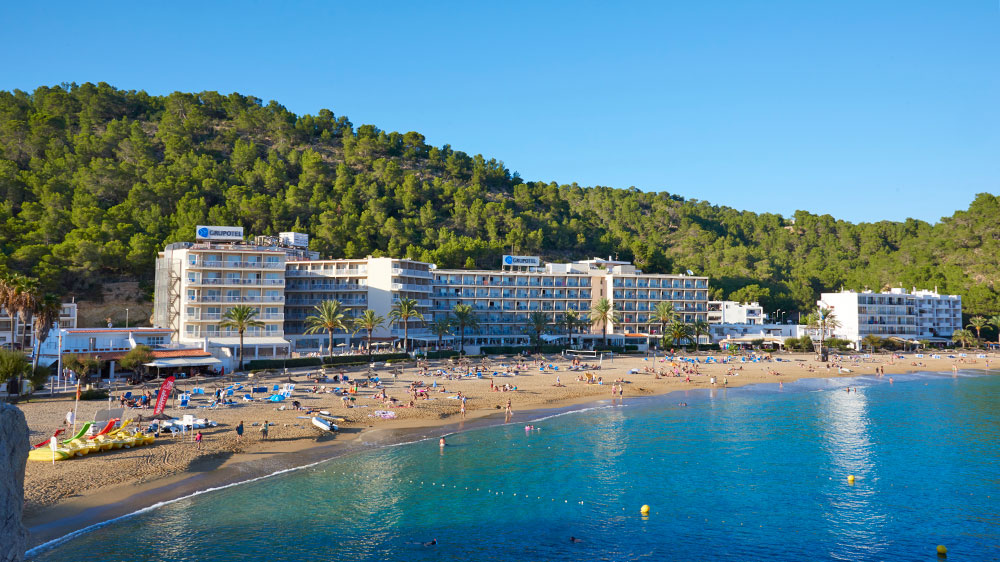 blauwasser_segeln_charter_balearen_ibiza_und_formentera_cala_de_san_vicente