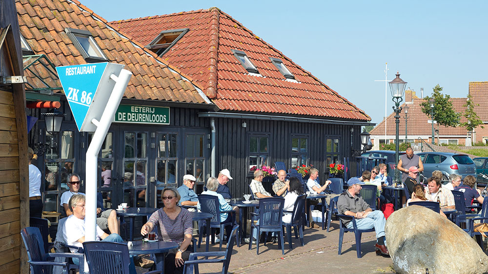 blauwasser_segeln_charter_holland_lauwers_meer_zoutkamp_cafe