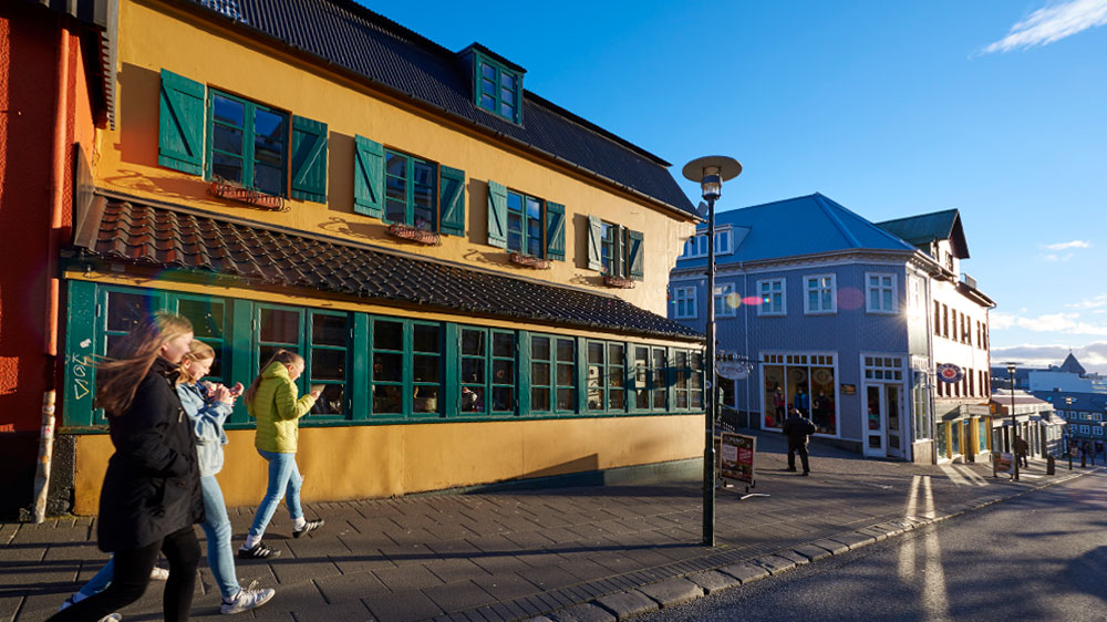 blauwasser_segeln_charter_island_reykjavik_einkaufsstrasse