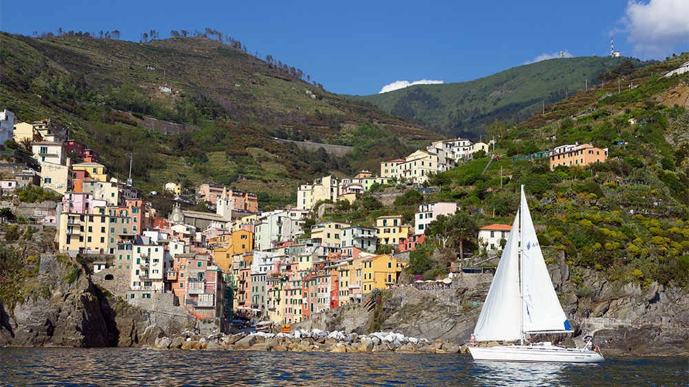 blauwasser_segeln_charter_italien_ligurien_manarola