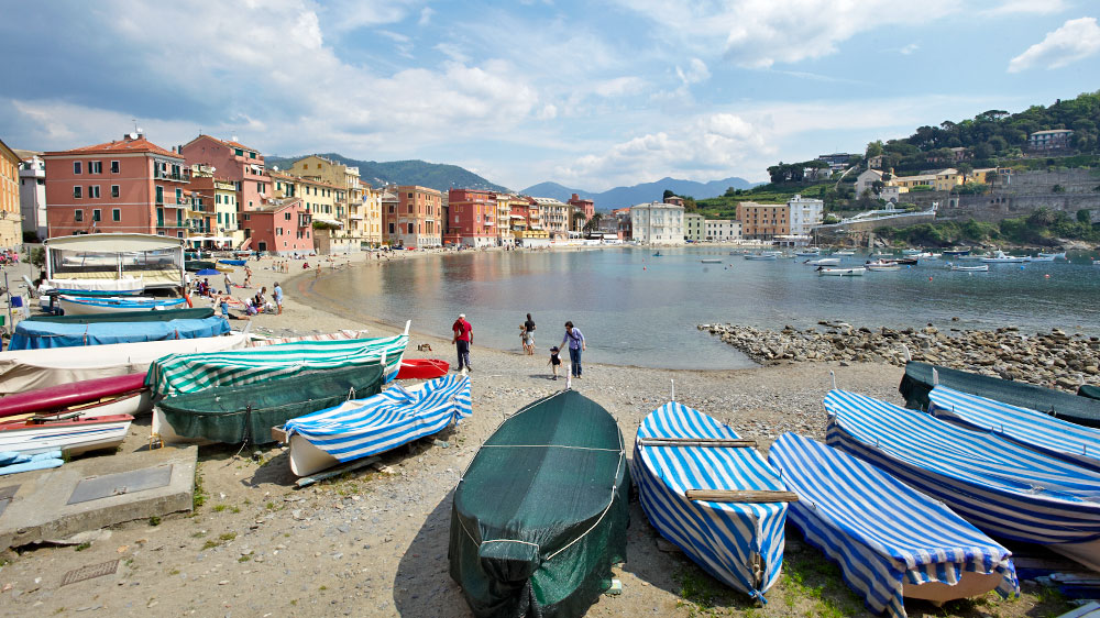 blauwasser_segeln_charter_italien_ligurien_sestri_levante_strand Arrivederci Ligurien: die pittoresken Orte der Küste hinterlassen einen bleibenden Eindruck