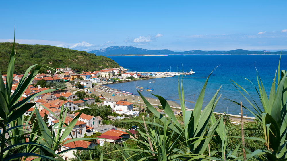 blauwasser_segeln_charter_kroatien_inseln_im_kvarner_insel_susak_ort_hafen