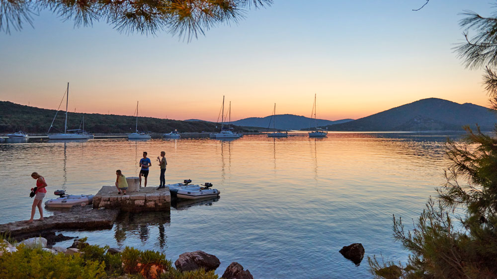 blauwasser_segeln_charter_kroatien_inseln_im_kvarner_molat_sonnenuntergang