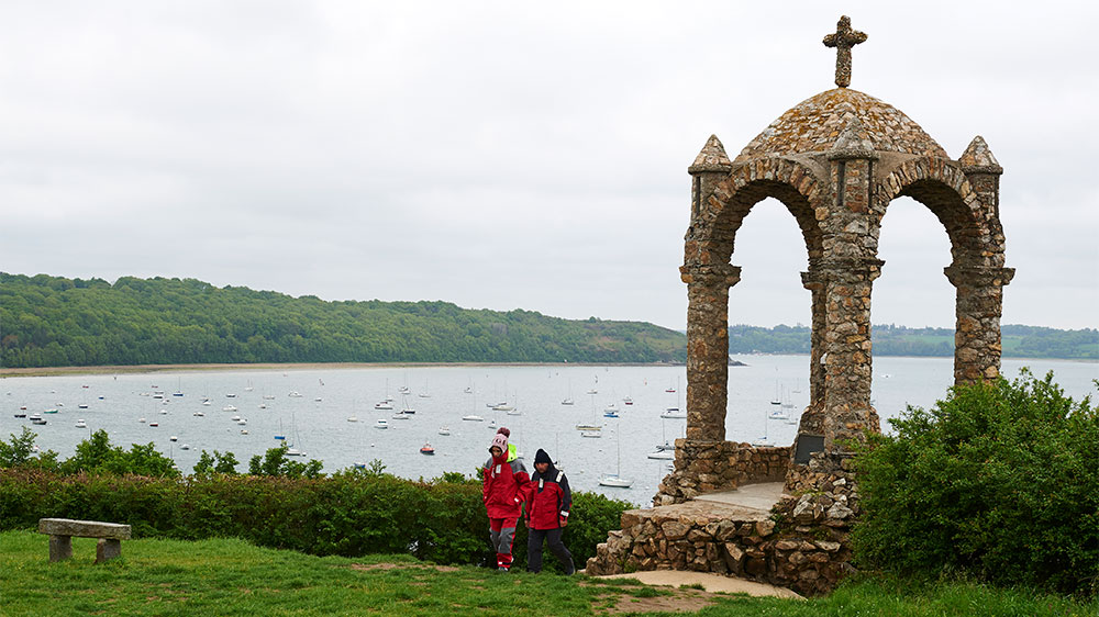 blauwasser_segeln_charter_nordbretagne_kanalinseln_fluss_rance_st_suliac