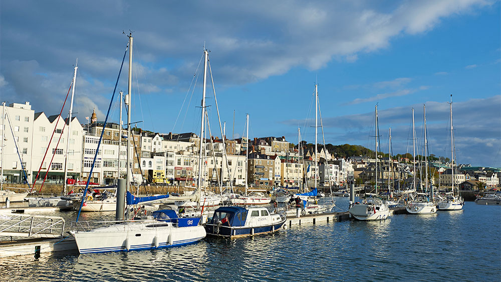 blauwasser_segeln_charter_nordbretagne_kanalinseln_guernsey_st_peter_port