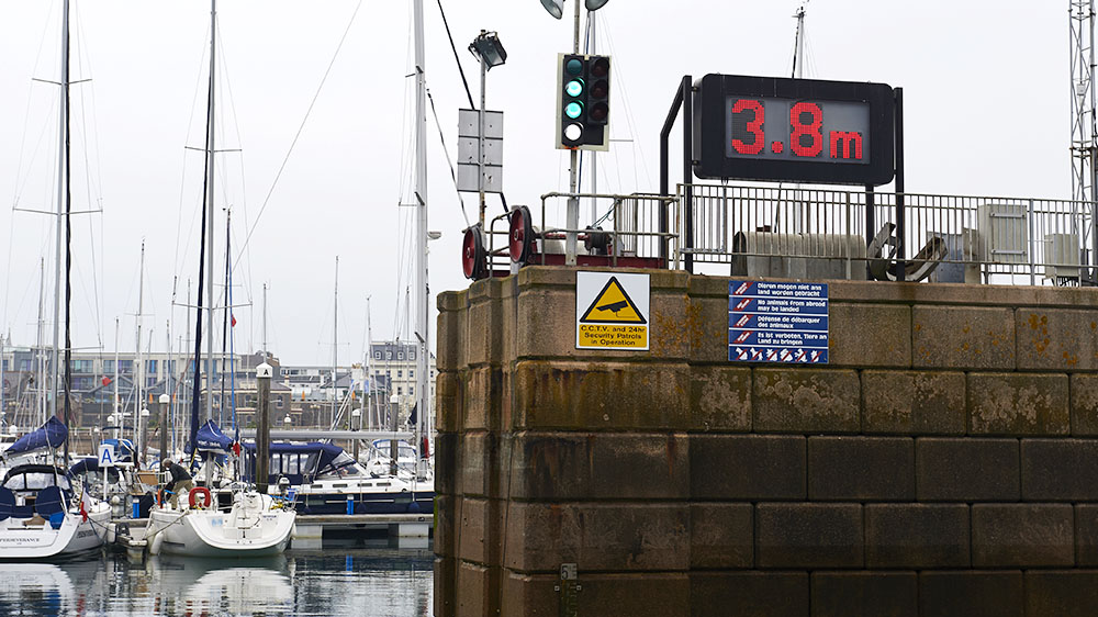 Zufahrt Yachthafen St. Helier, Insel Jersey, Kanalinseln, Grossbritannien