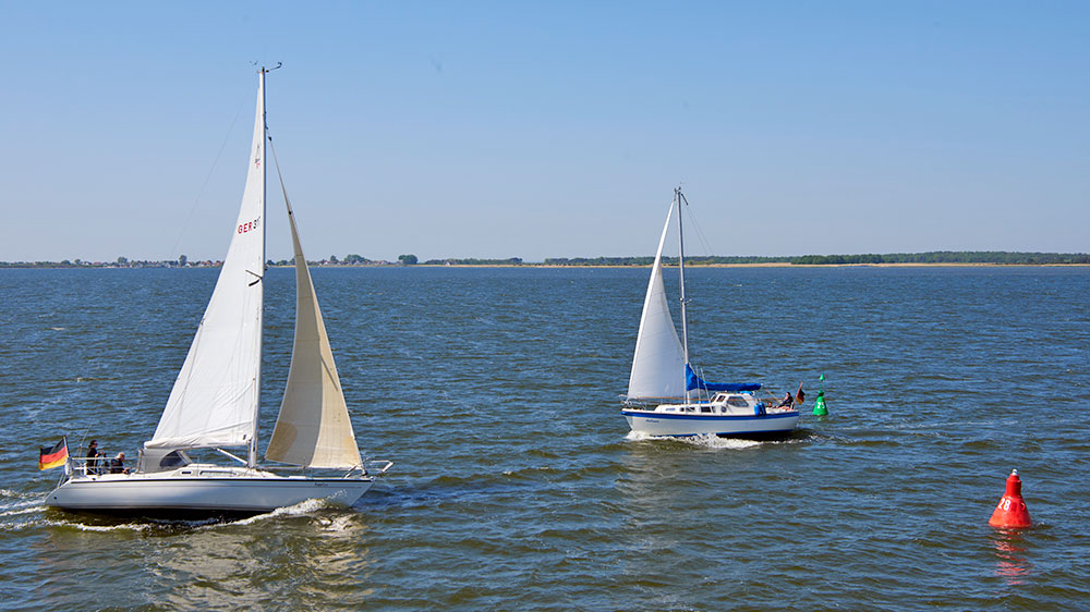 blauwasser_segeln_charter_ostsee_deutschland_mecklenburg_vorpommern_hiddensee_fahrwasser