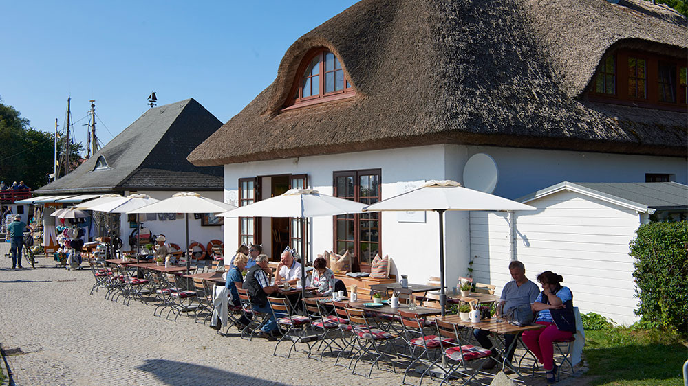 blauwasser_segeln_charter_ostsee_deutschland_mecklenburg_vorpommern_hiddensee_restaurant_kloster