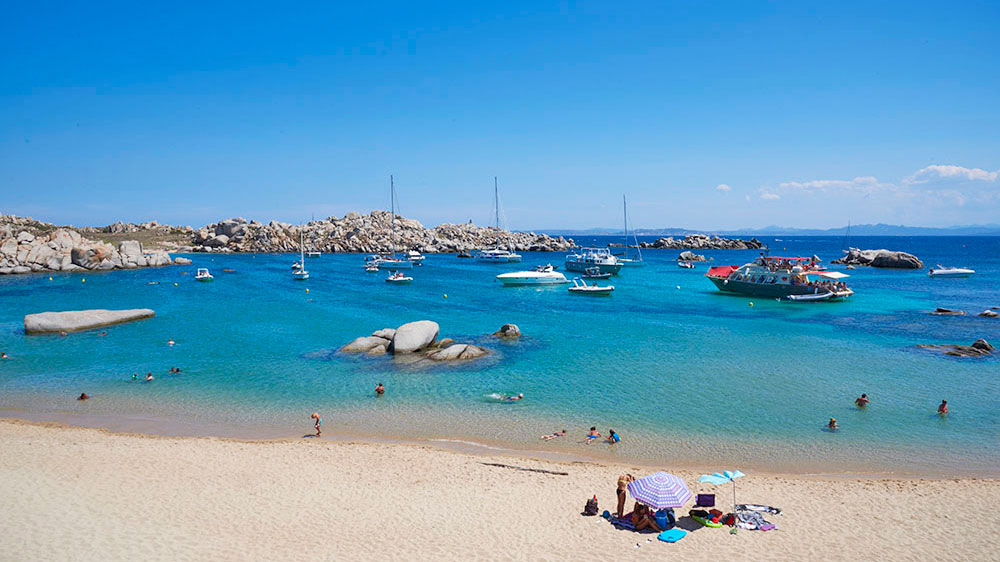 blauwasser_segeln_charter_sardinien_iles_lavezzi_cala_lazarina