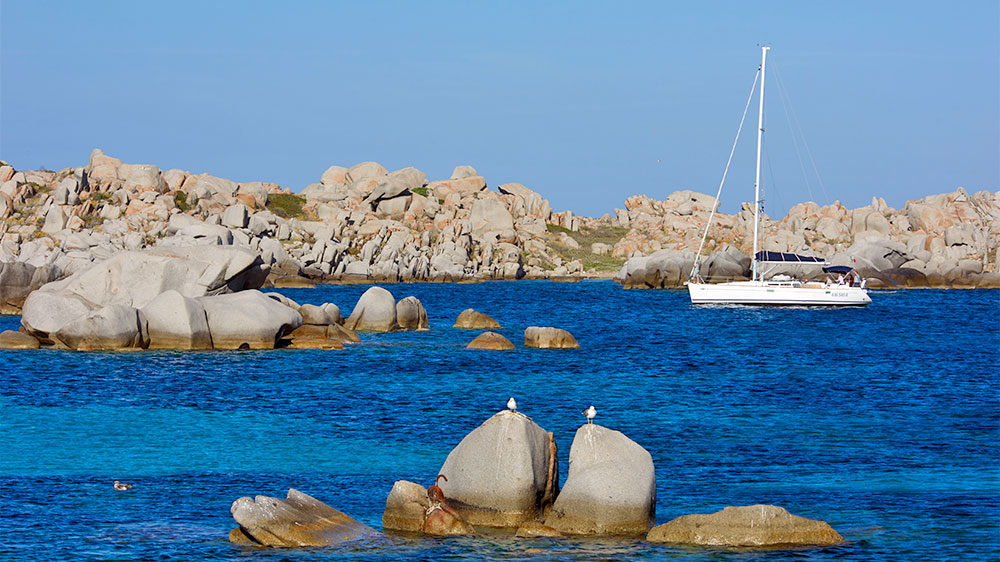 blauwasser_segeln_charter_sardinien_navigation_gefahren