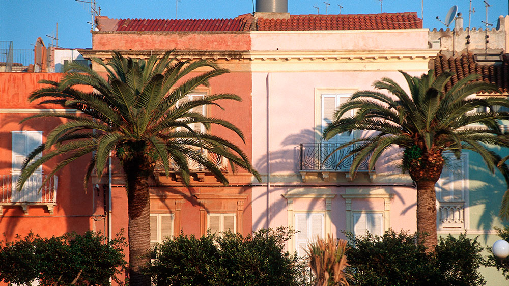 blauwasser_segeln_charter_sardinien_sueden_hausfassade