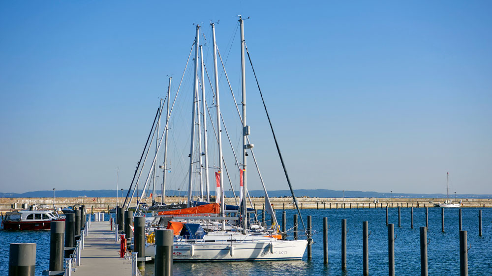 blauwasser_segeln_rund_ruegen_tipps_sassnitz_schwimmstege