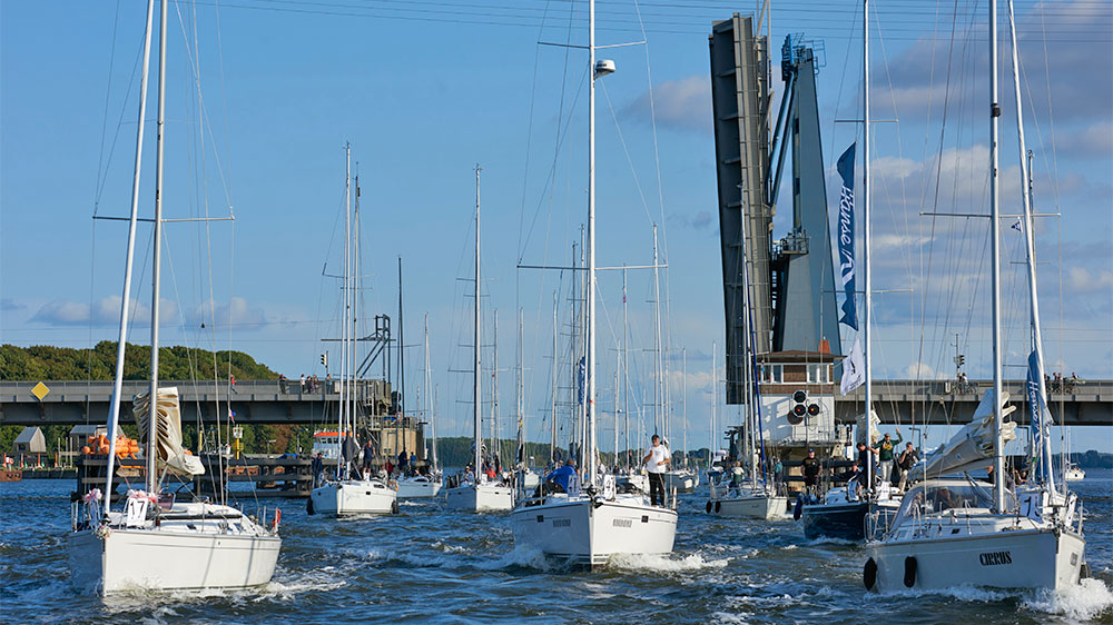 blauwasser_segeln_rund_ruegen_tipps_stralsund_ziegelgrabenbruecke
