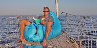 Praxis-Tipp: mit dem Luftsofa/Sitzsack am Ankerplatz chillen
