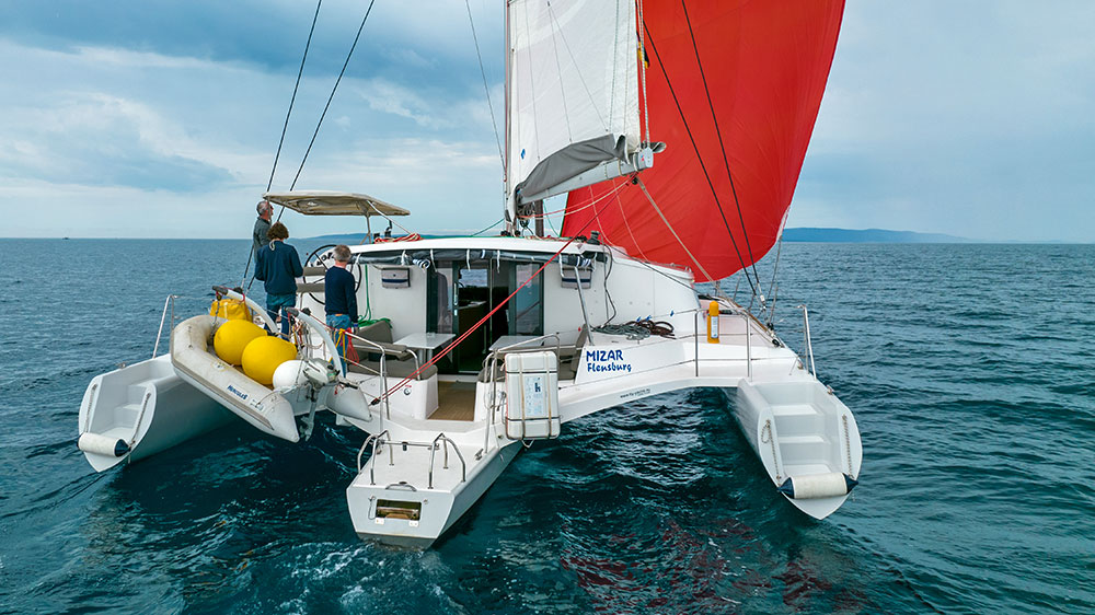 blauwasser_trimaran_neel_test_fahrbericht_charter_gennaker