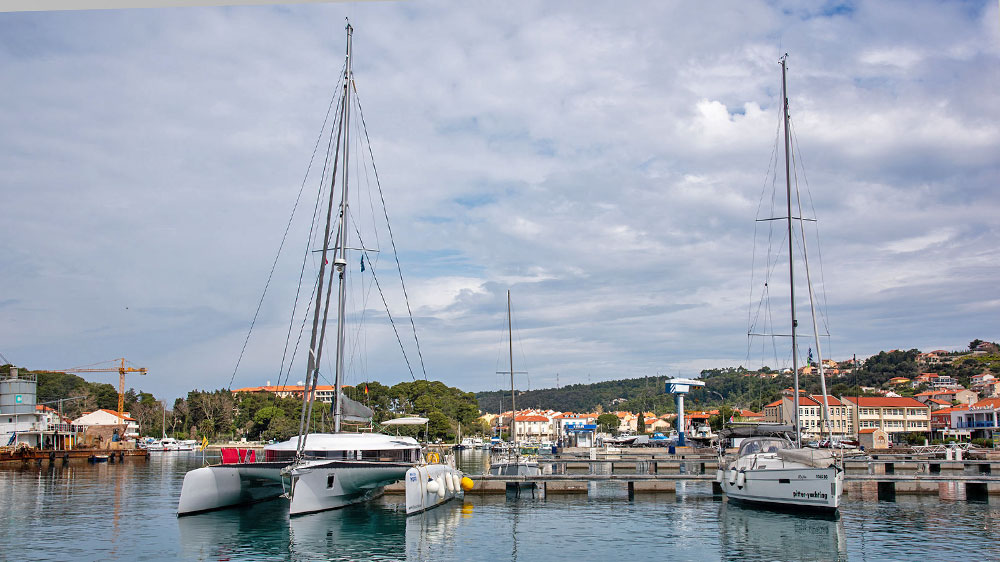 blauwasser_trimaran_neel_test_fahrbericht_charter_hafen