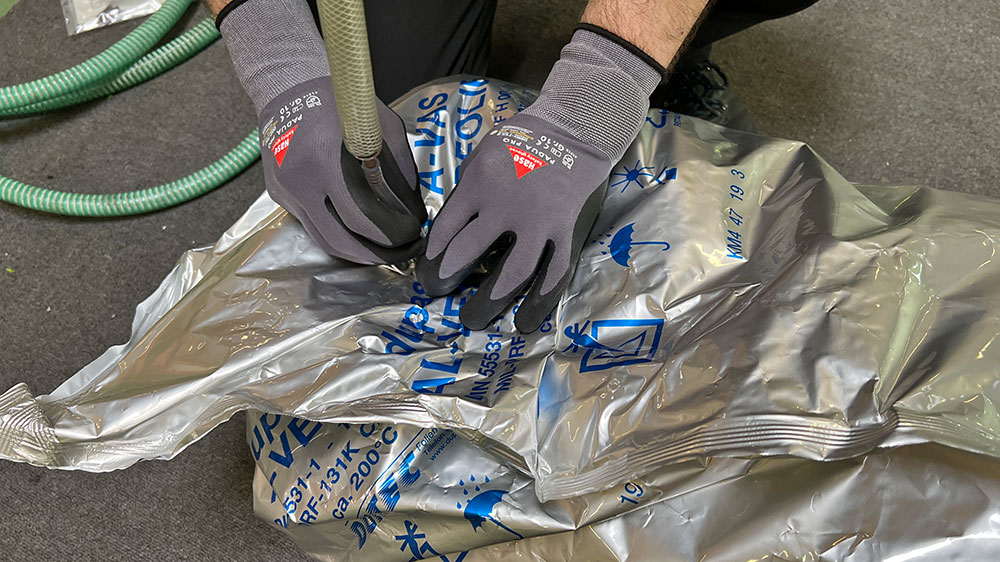blauwasser_wartung_rettungsinsel_schritte_schutzsack_vakuum