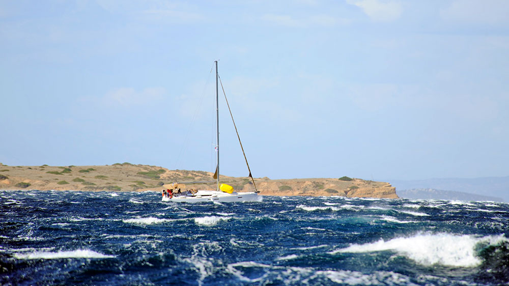 blauwasser_wind_meltemi_mittelmeer_griechenland_dodekanes_motoren