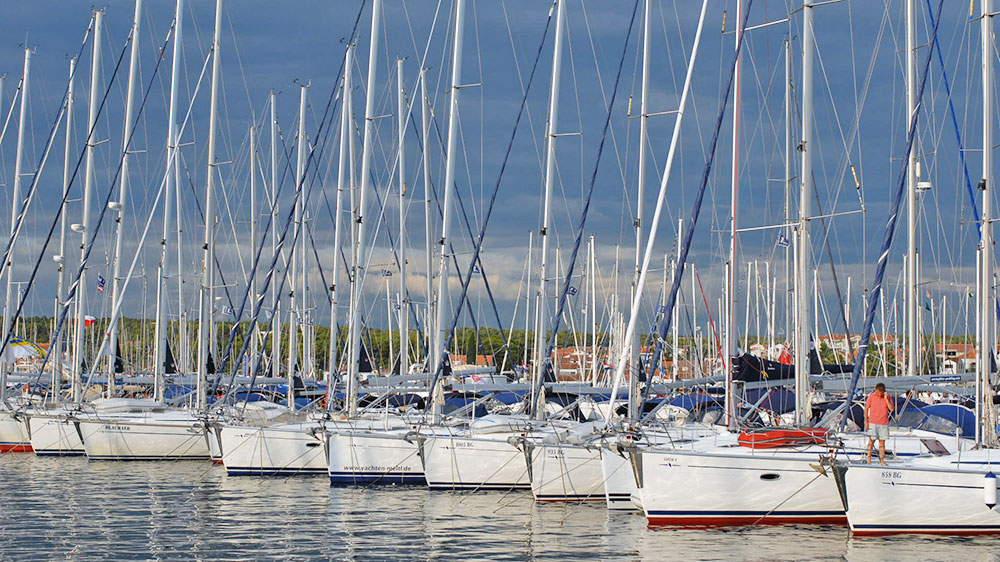 blauwasser_yacht_charter_segeln_einsteiger_anfaenger_charterhafen