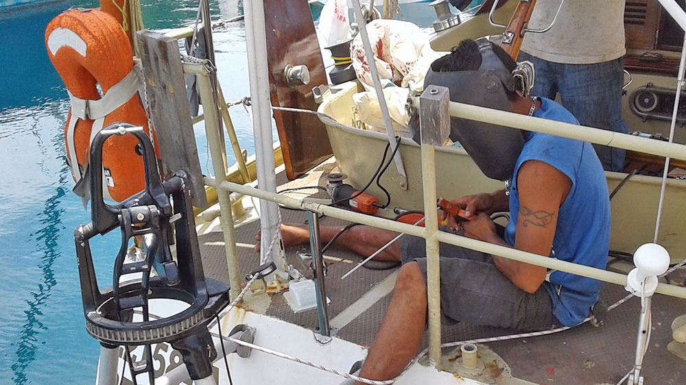blauwasser_yacht_stahl_bootsbau_schweissen
