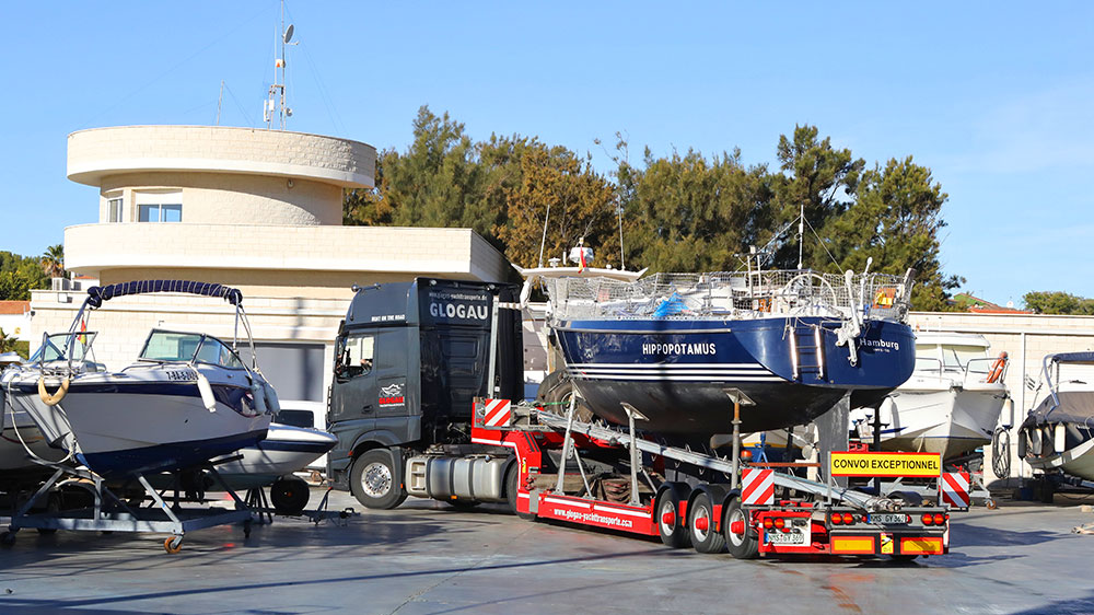 blauwasser_yacht_transport_strasse_lkw_abfahrt