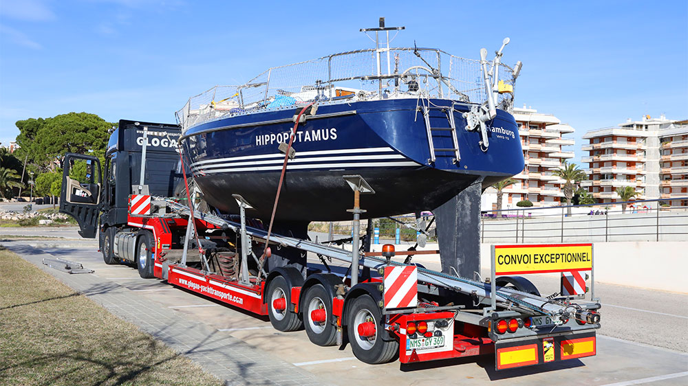 blauwasser_yacht_transport_strasse_lkw_los