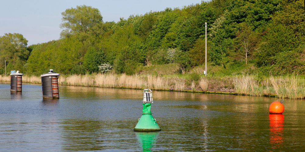 tonne-im-nord-ostsee-kanal